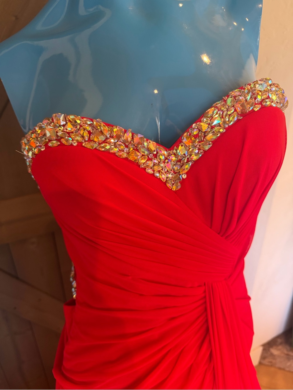 Authentic La Femme Red Strapless Gown with Sweatheart Neckline and Crossed Back - Picture 3 of 13